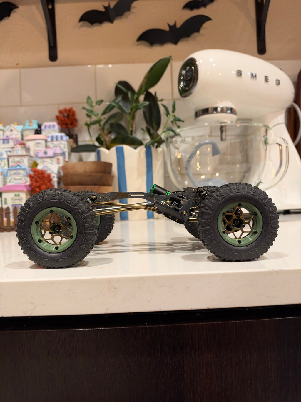 Green and Gold Splatter ARTR Titanium Tiger Snake Chassis