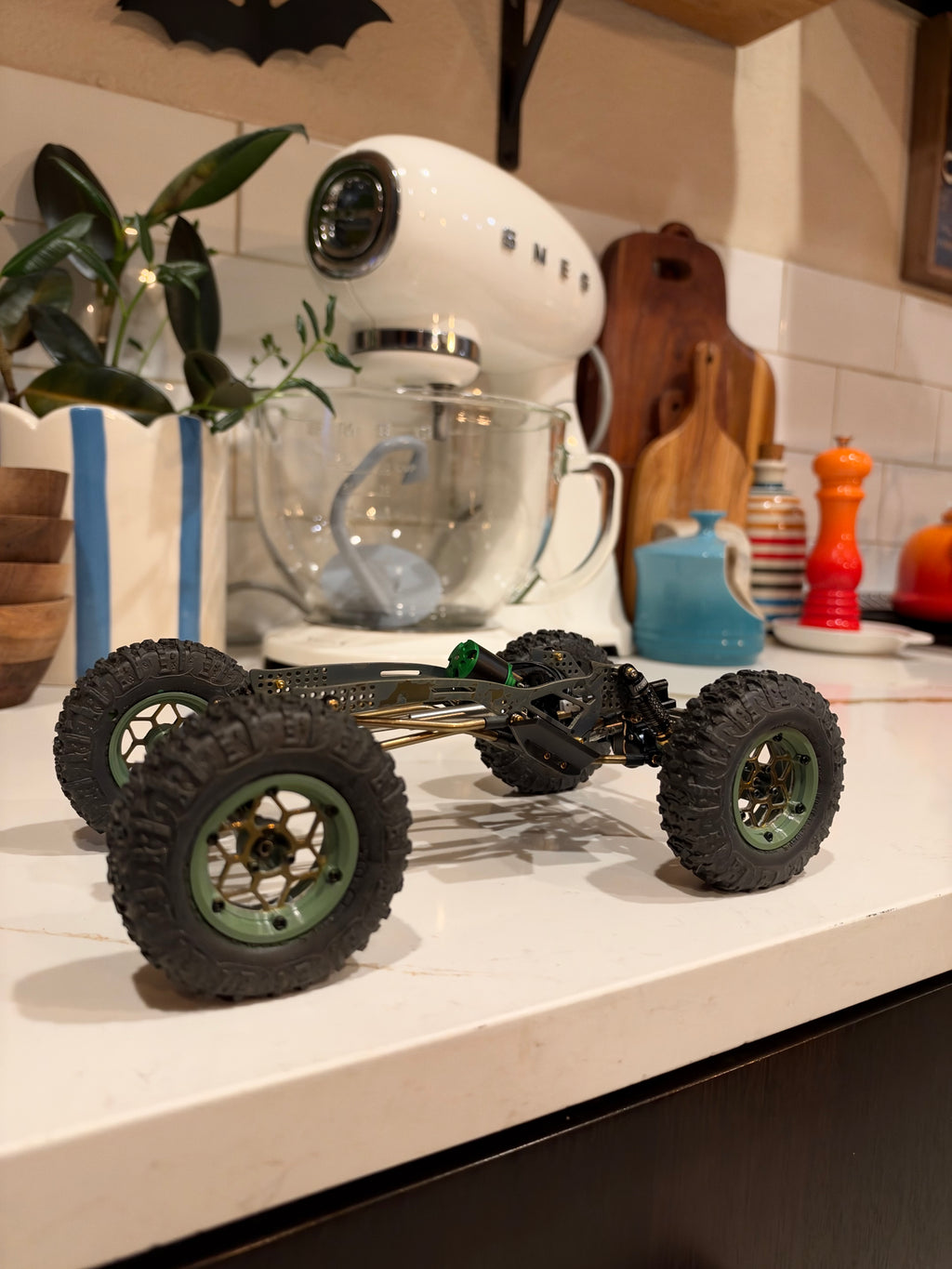 Green and Gold Splatter ARTR Titanium Tiger Snake Chassis