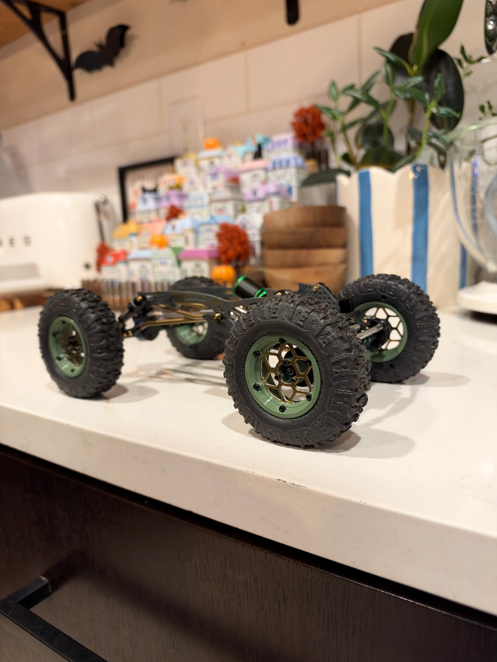 Green and Gold Splatter ARTR Titanium Tiger Snake Chassis