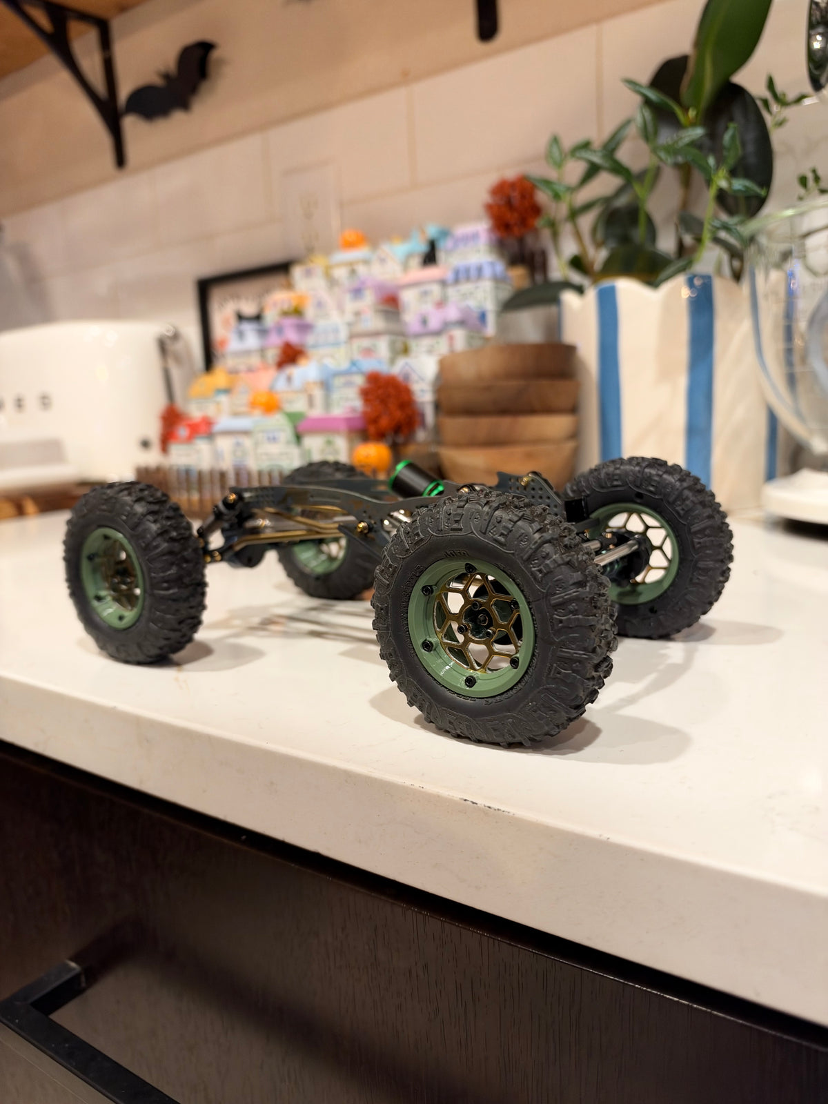 Green and Gold Splatter ARTR Titanium Tiger Snake Chassis